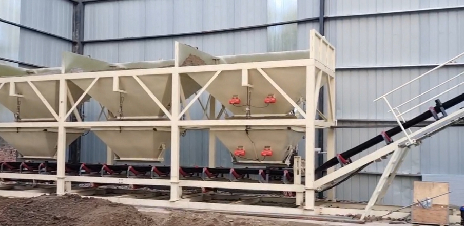 ���b�F(xi��n)��(ch��ng)